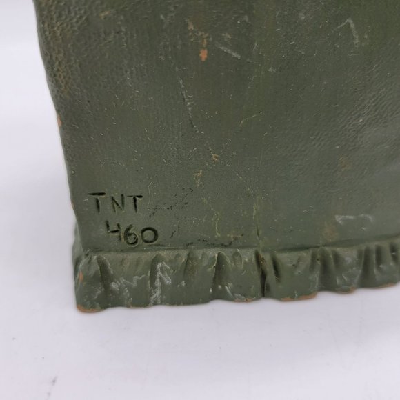 Resin Artist Sculpture A A Nursing Mother with Child Signed T.N.T. 460 - Picture 10 of 14